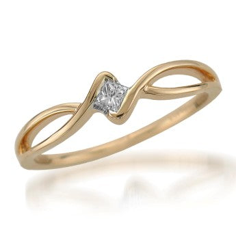 Mined diamond  Ring weighing 1.38Gms with 0.1 Carat Diamonds and set in 10KT Gold