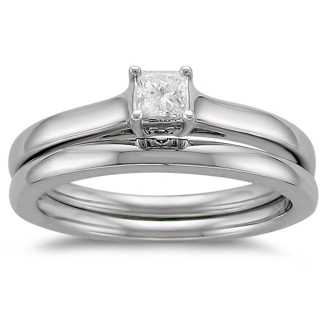 Mined diamond Princess Solitaire Ring weighing 8.41Gms with 0.25 Carat Diamonds and set in 14KT Gold